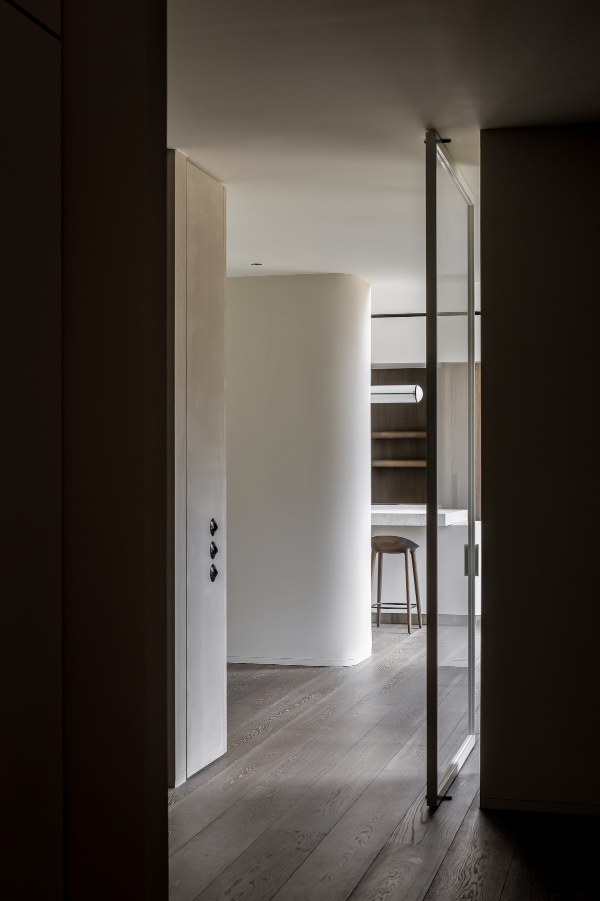 yinjispace-niels-maier-x-curvy-minimalism